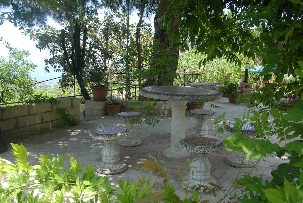 B&B Villa Zia Febronia Patti Exterior foto